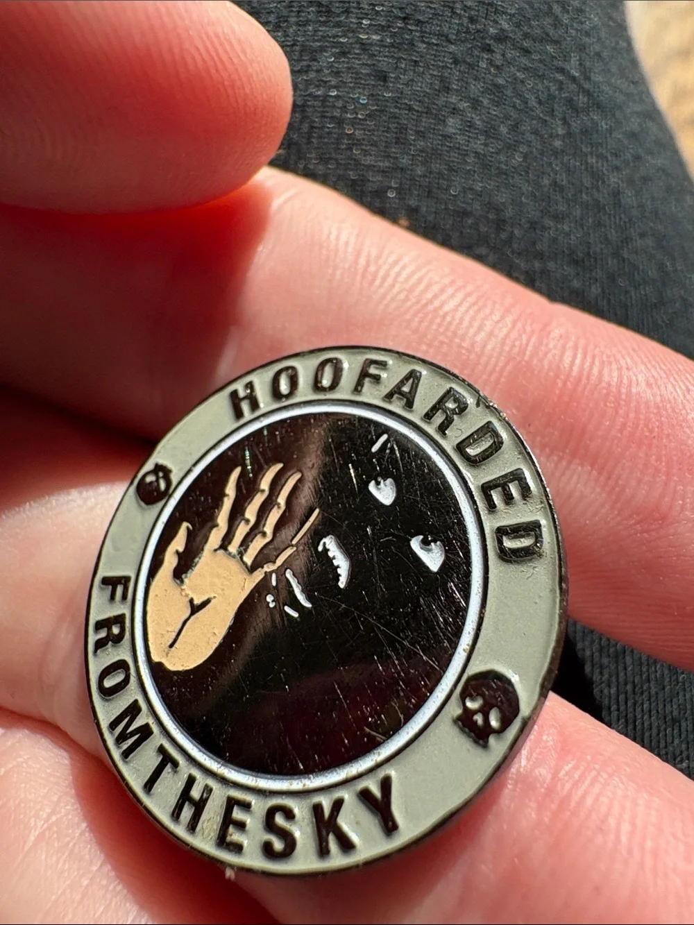 Hoofard ed FromTheSky Enamel Pin - Black and Gold